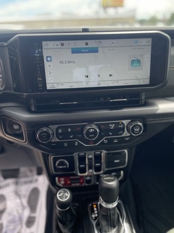 2025 Jeep Gladiator Mojave X
