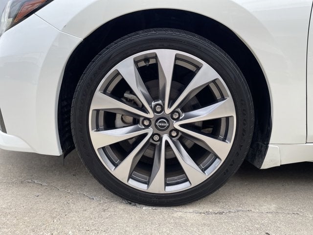 2023 Nissan Maxima Platinum