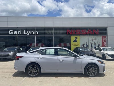 2023 Nissan Altima 2.0 SR