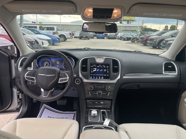 2021 Chrysler 300 Touring