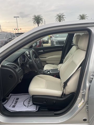 2021 Chrysler 300 Touring