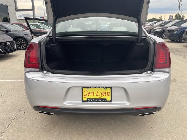 2021 Chrysler 300 Touring