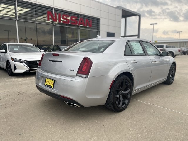 2021 Chrysler 300 Touring