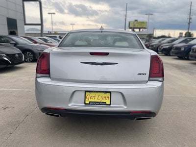 2021 Chrysler 300 Touring