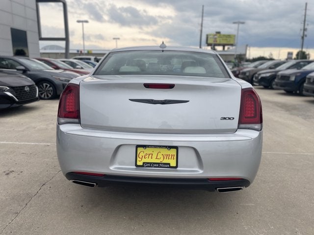 2021 Chrysler 300 Touring