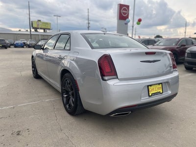 2021 Chrysler 300 Touring