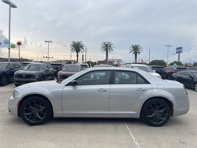 2021 Chrysler 300 Touring