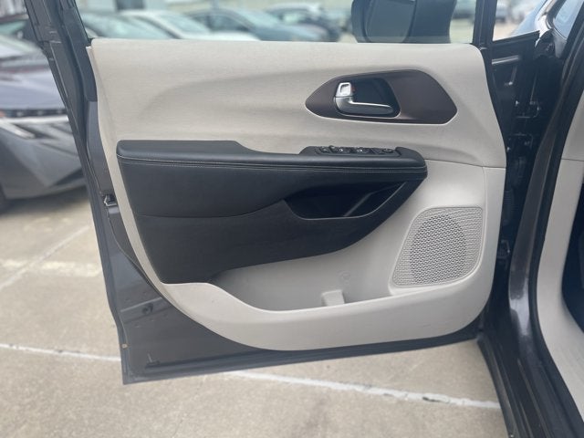 2020 Chrysler Voyager LXI
