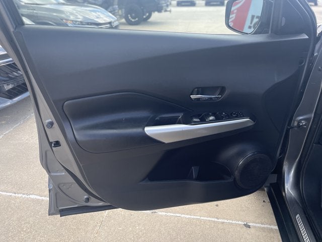 2019 Nissan Kicks SR