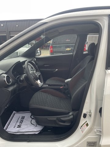 2024 Nissan Kicks SR