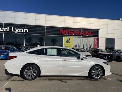 2019 Toyota Avalon XLE