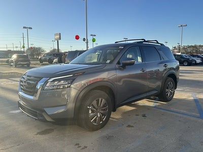 2025 Nissan Pathfinder SV