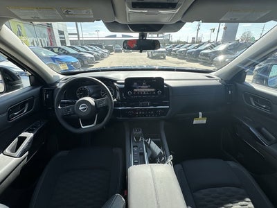 2025 Nissan Pathfinder SV