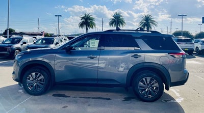 2026 Nissan Pathfinder SV
