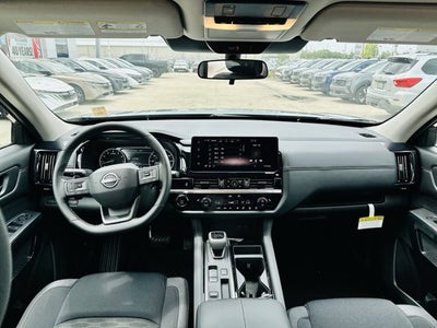 2026 Nissan Pathfinder SV