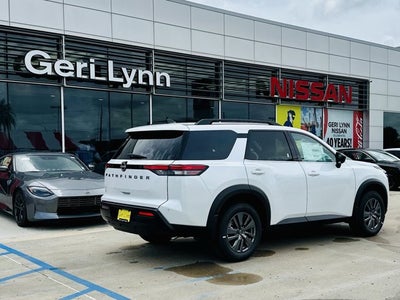 2026 Nissan Pathfinder SV