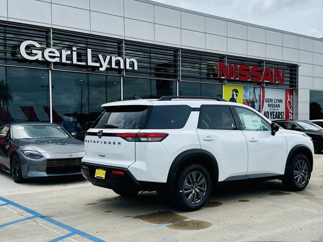2026 Nissan Pathfinder SV