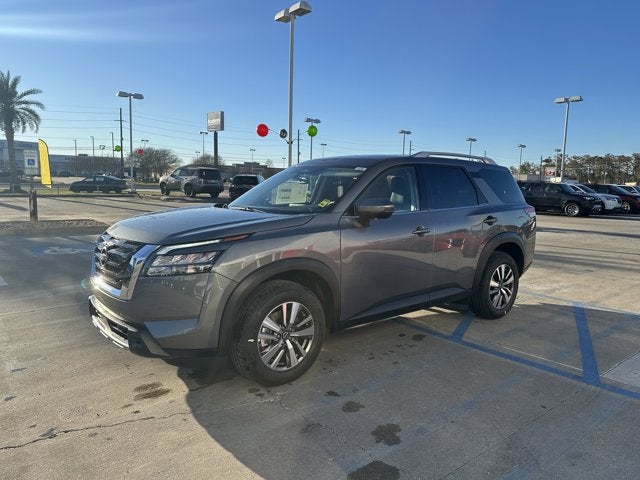 2025 Nissan Pathfinder SL