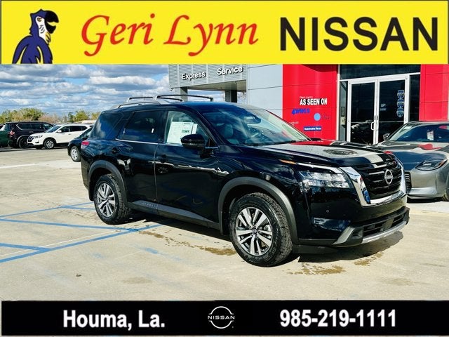 2025 Nissan Pathfinder SL