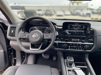 2025 Nissan Pathfinder SL