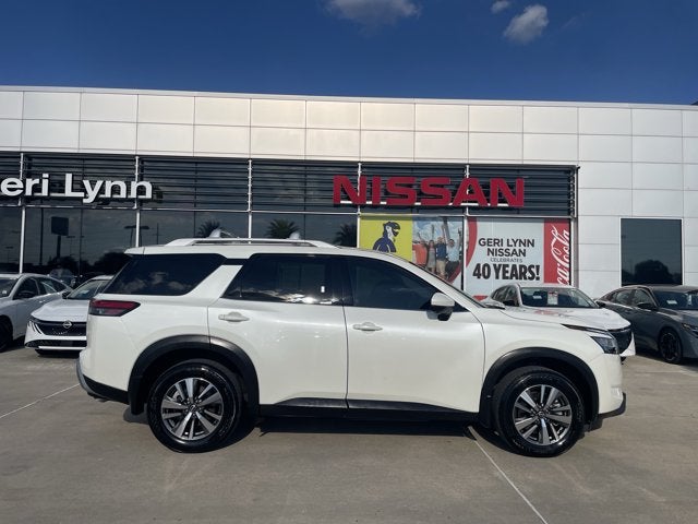 2024 Nissan Pathfinder SL