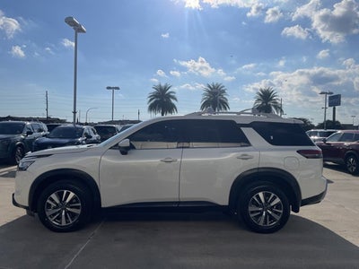 2024 Nissan Pathfinder SL