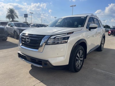 2024 Nissan Pathfinder SL