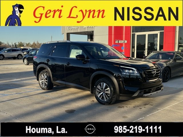 2025 Nissan Pathfinder SL