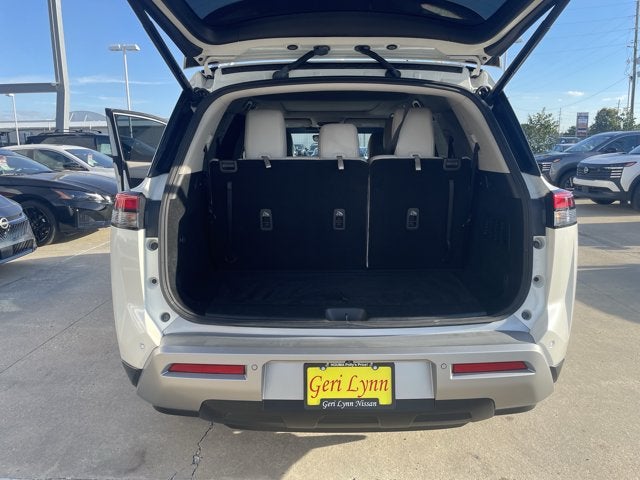 2024 Nissan Pathfinder SL