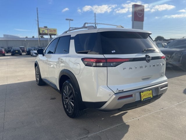 2024 Nissan Pathfinder SL