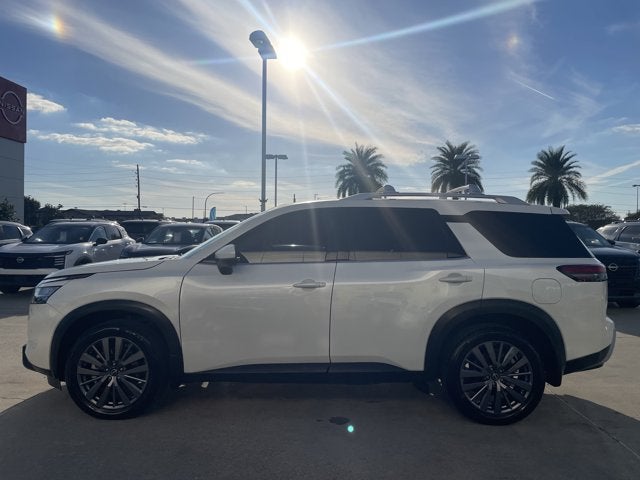 2024 Nissan Pathfinder SL
