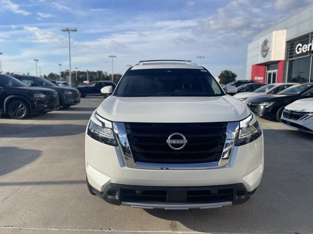 2024 Nissan Pathfinder SL