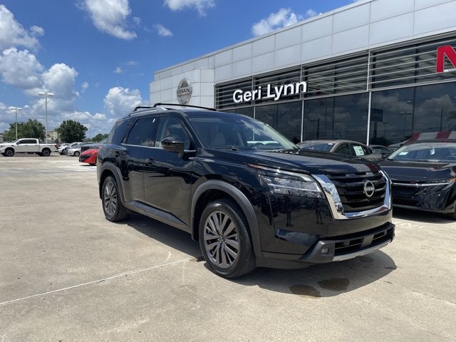 2022 Nissan Pathfinder SL 2WD's photo