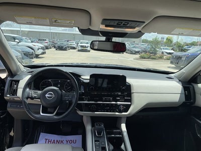 2022 Nissan Pathfinder SL