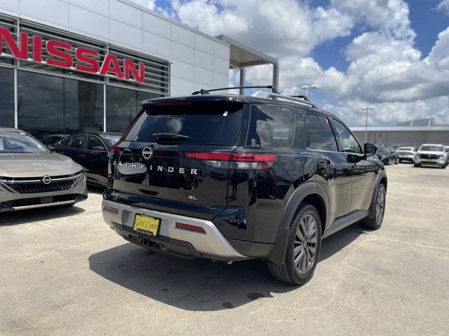 2022 Nissan Pathfinder SL
