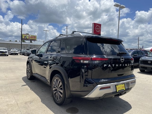 2022 Nissan Pathfinder SL