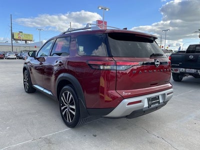 2024 Nissan Pathfinder Platinum