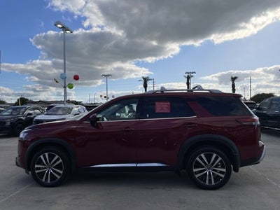2024 Nissan Pathfinder Platinum