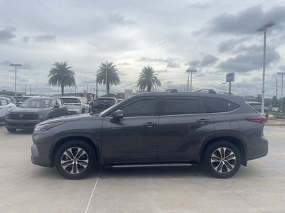 2021 Toyota Highlander Hybrid XLE