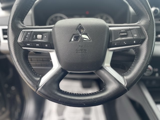 2022 Mitsubishi Outlander Base