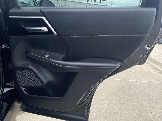 2022 Mitsubishi Outlander Base