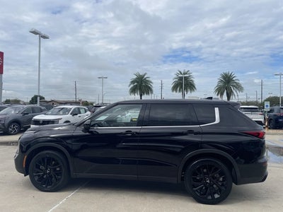 2022 Mitsubishi Outlander Base