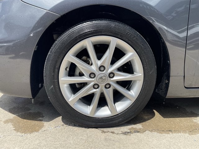 2014 Toyota Prius v Five