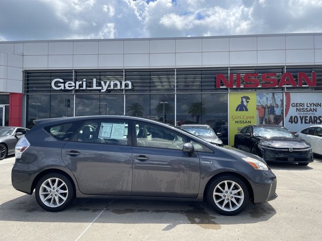 2014 Toyota Prius v Five