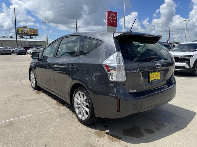 2014 Toyota Prius v Five