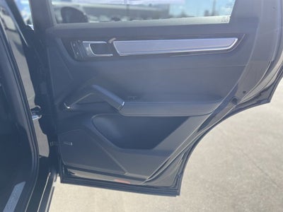 2023 Porsche Cayenne Base
