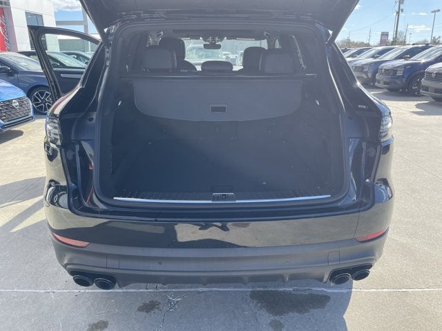 2023 Porsche Cayenne Base