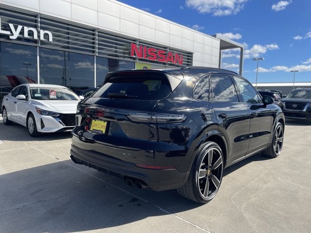 2023 Porsche Cayenne Base