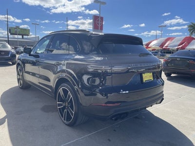 2023 Porsche Cayenne Base