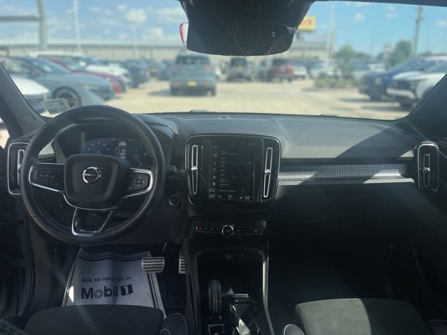 2021 Volvo XC40 R-Design